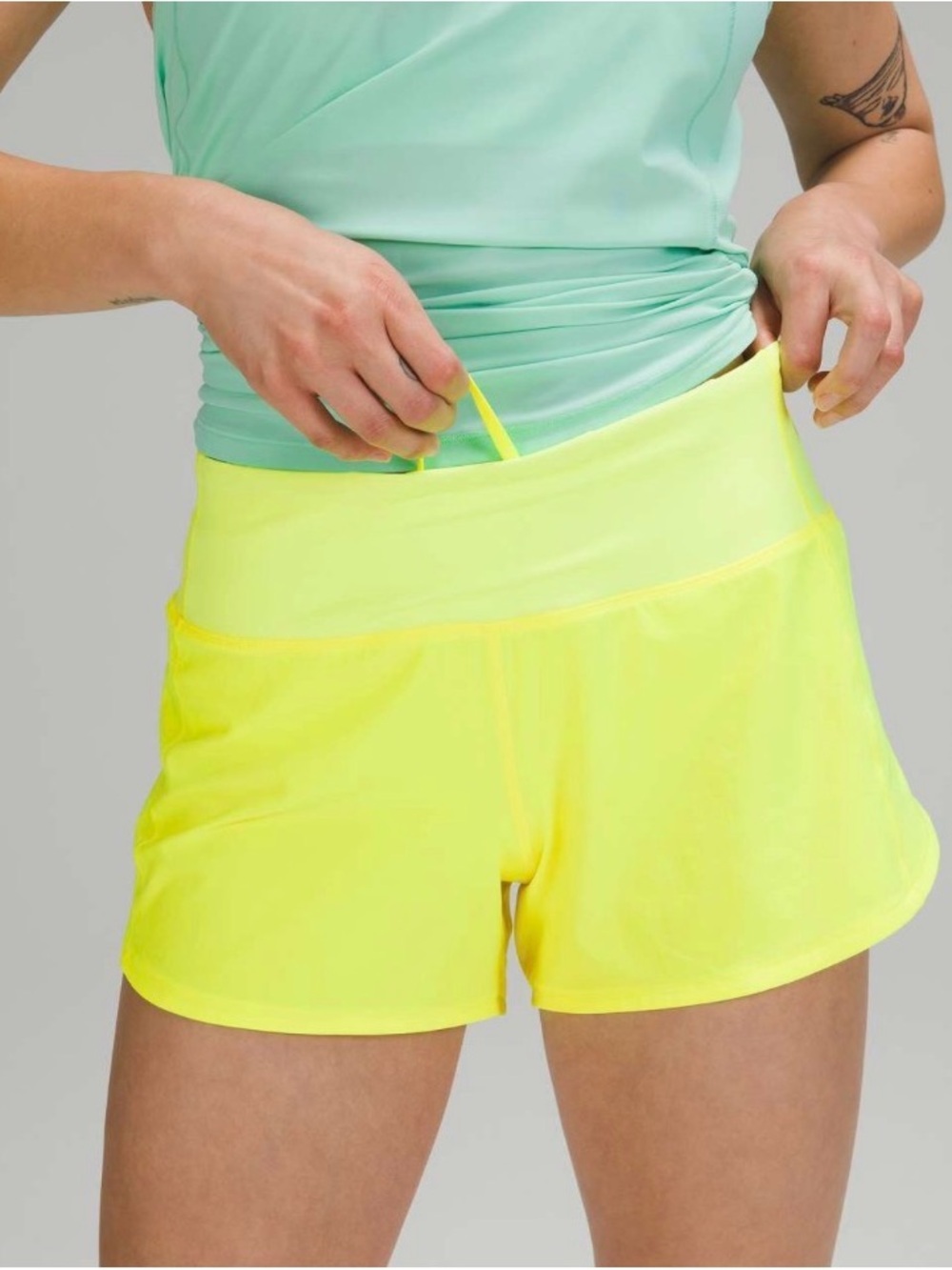 Lululemon Speed Up Mid-Rise Short